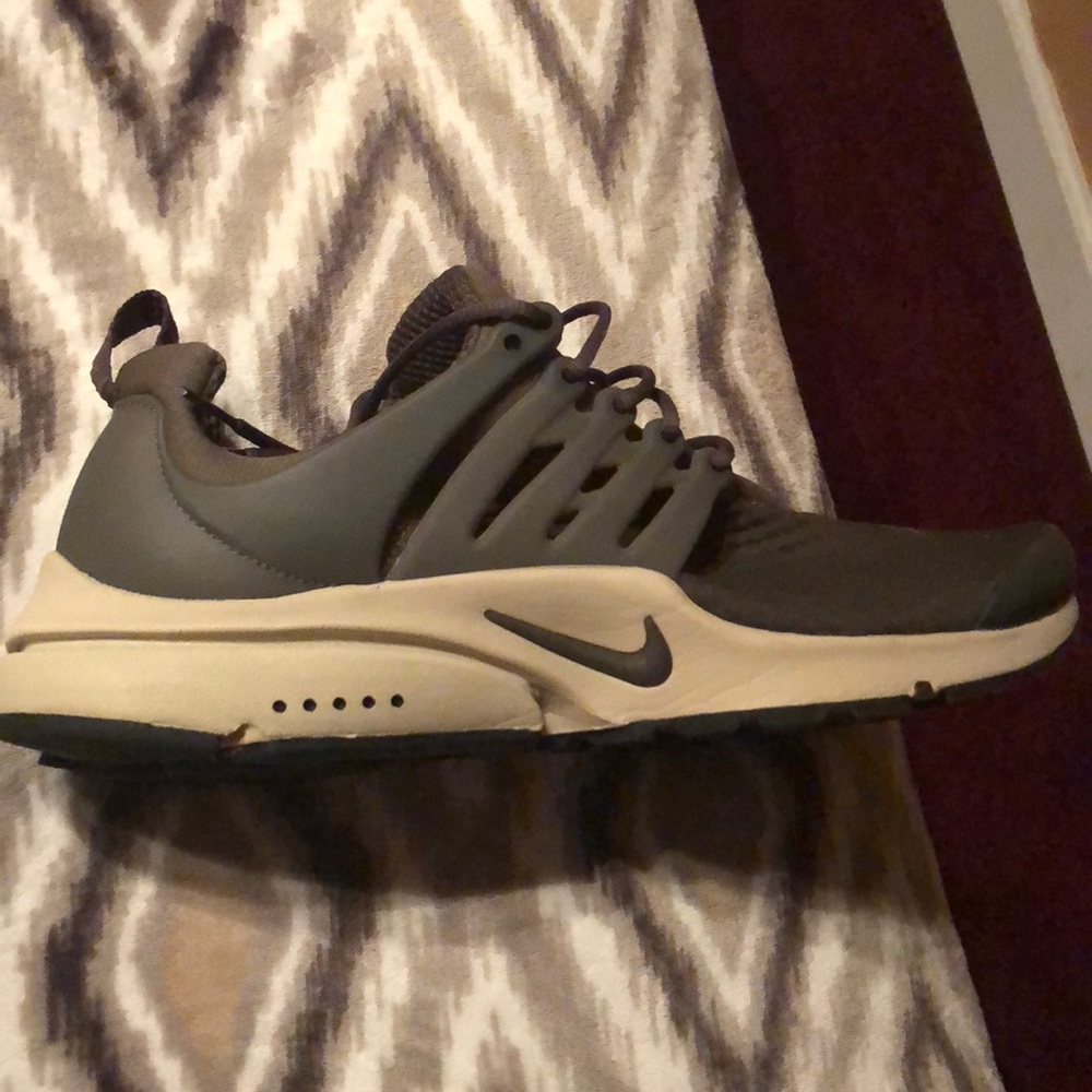 Nike Prestos